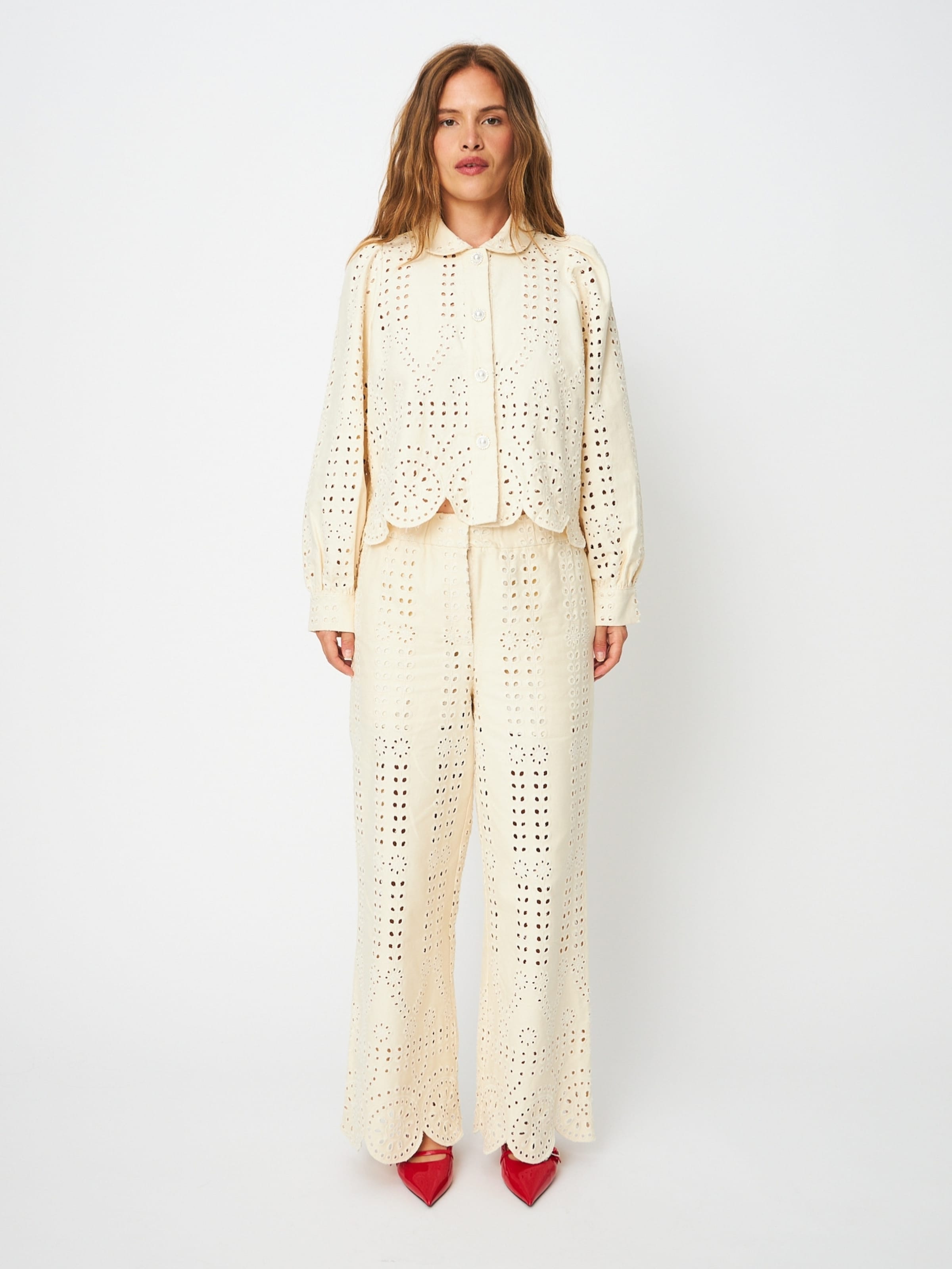 Crās Shirts ' Spiritcras ' i hvid: forside