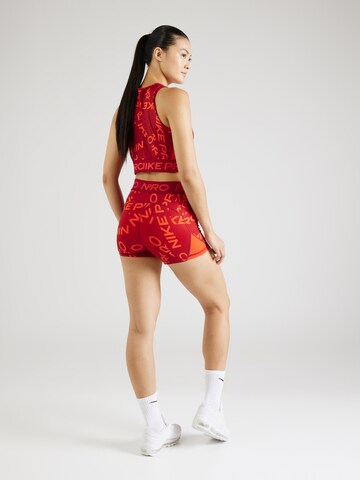 NIKE Skinny Sportshorts in Rot