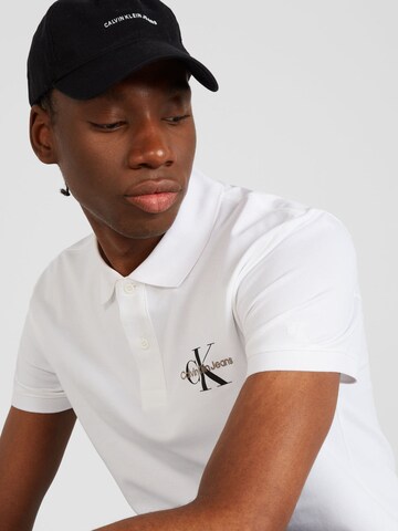 T-Shirt Calvin Klein Jeans en blanc