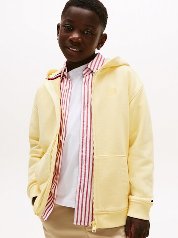 TOMMY HILFIGER Sweatvest in Geel: voorkant