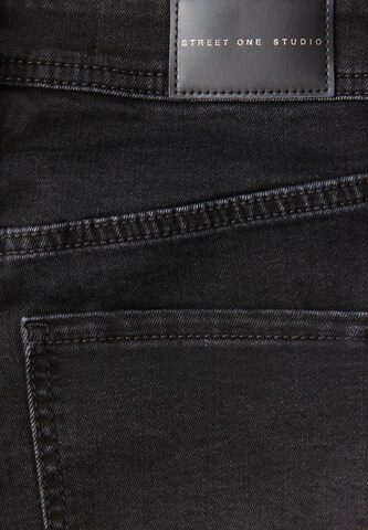 STREET ONE Flared Jeans in Schwarz