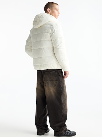Pull&Bear Jacke in Weiß