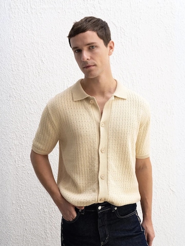 Vestes en maille Giesto en beige : devant