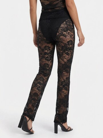 Evazați Pantaloni de la MYLAVIE by Sarah Harrison pe negru