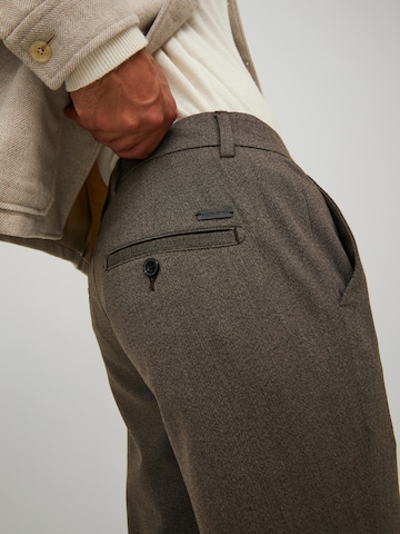 Slimfit Pantaloni chino 'Marco Connor' di JACK & JONES in marrone