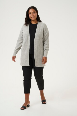 Cardigan 'Zadina' KAFFE CURVE en gris