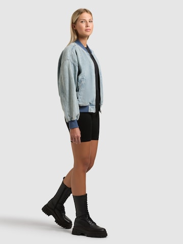 Veste mi-saison 'Clara' khujo en bleu