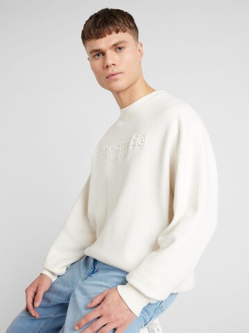 Abercrombie & Fitch Sweatshirt in Beige