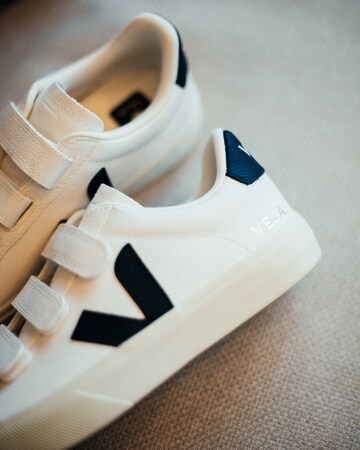 Veja Sneakers 'Recife' in White