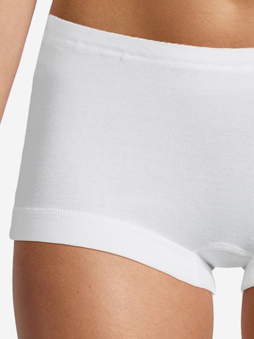 Nina von C. Boyshorts 'Daily' in White