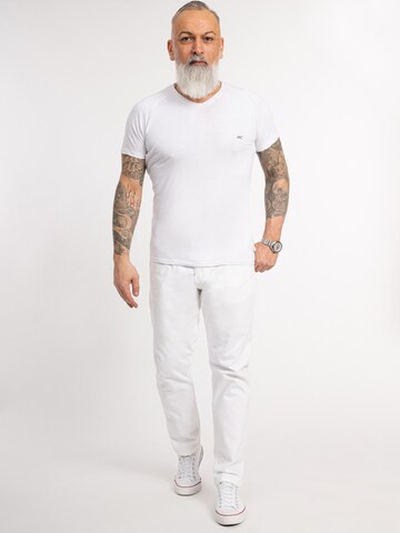 Indumentum Regular Chino Pants in White
