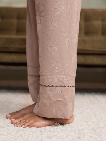 Pyjama B by Ted Baker en marron