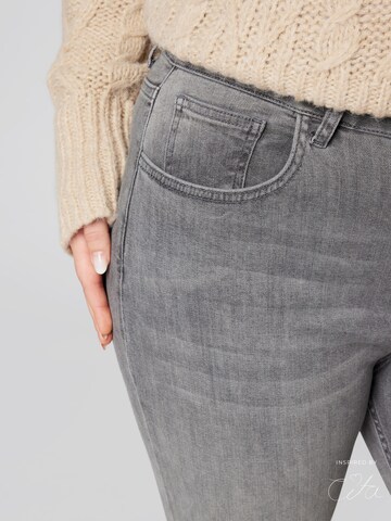 Skinny Jeans 'Cosette inspired by Cita' di Guido Maria Kretschmer Curvy in grigio