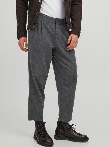 JACK & JONES Regular Pleat-front trousers 'Ollie Milo' in Grey: front