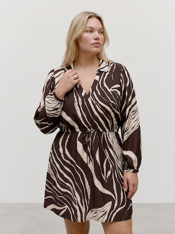 Vero Moda Curve Blousejurk in Bruin: voorkant