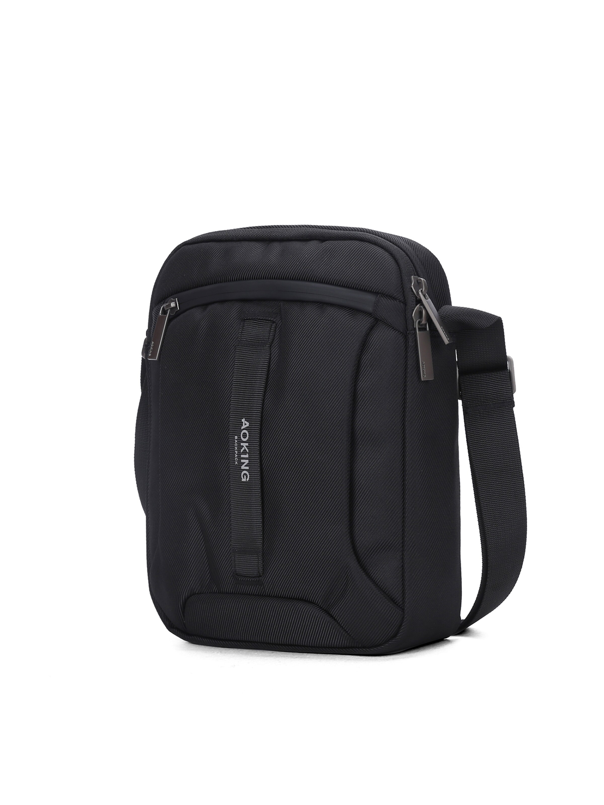 Aoking Crossbody Bag in Black: front