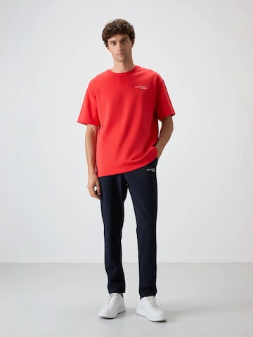 Tommy Life - Fato de desporto em vermelho: frente