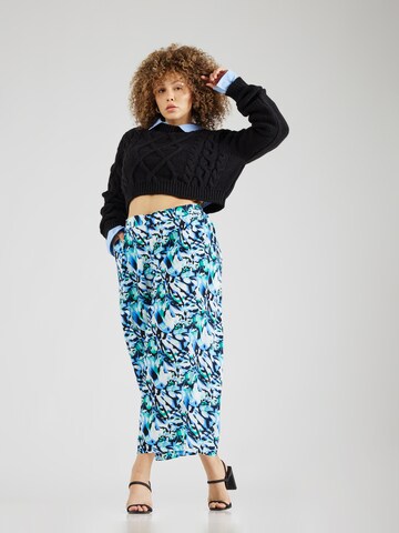 Tapered Pantaloni cutați 'CARNOVA LIFE' de la ONLY Carmakoma pe albastru