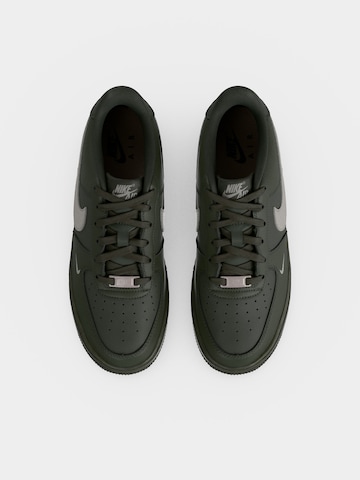 Nike Sportswear Tennarit 'Air Force 1' värissä musta