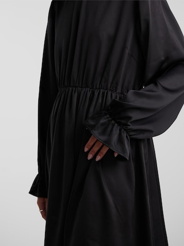 Robe de cocktail 'SLORE' PIECES en noir