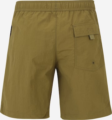 Champion Authentic Athletic Apparel Badeshorts in Grün