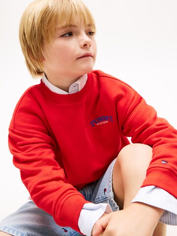 TOMMY HILFIGER Sweatshirt in Rot