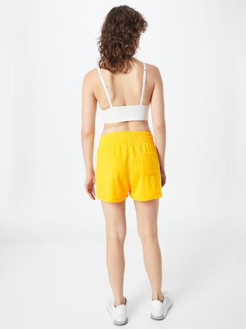 ADIDAS ORIGINALS - Loosefit Pantalón '3-Stripes' en amarillo