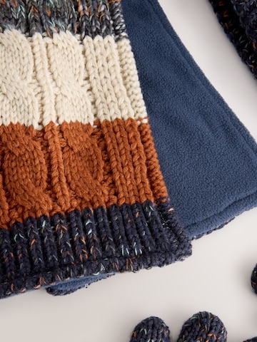 Set de la Next pe albastru