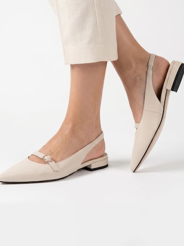 Maciejka Slingback pumps 'K7449-22/00-1' in Beige