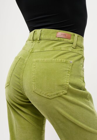 Angels Regular Straight-Leg Jeans in Coloured Cord in Grün