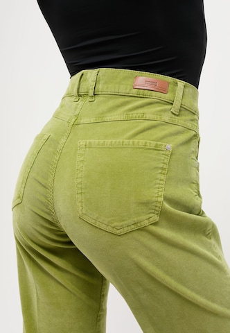 Angels Regular Straight-Leg Jeans in Coloured Cord in Grün