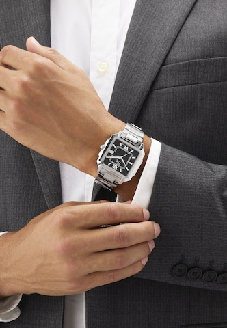 Montre à affichage analogique Gc en argent : devant