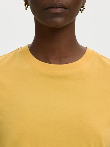 SELECTED Shirt 'ESSENTIAL' in Yellow