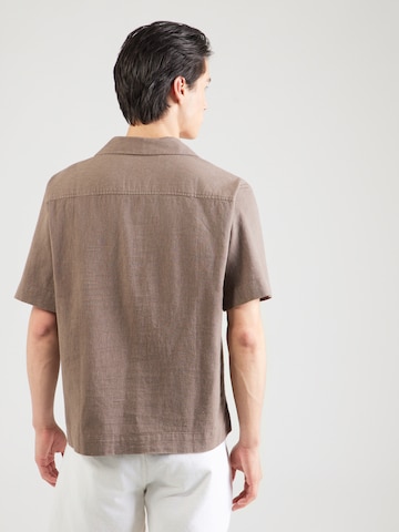 Coupe regular Chemise Abercrombie & Fitch en marron