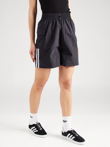 ADIDAS ORIGINALS Loosefit Cargobukser i sort: forside