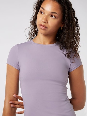 YO-GAYA Sporttop 'Short Sleeve Top' in Lila