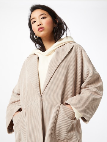 Manteau mi-saison 'Almond' Karo Kauer en beige