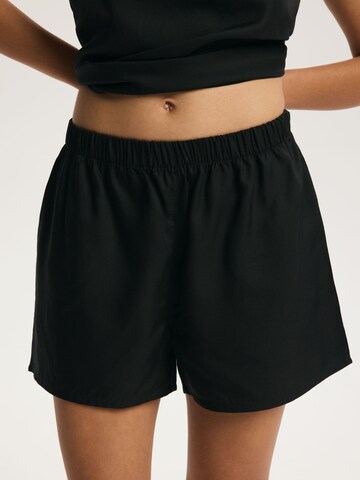 ESOTIQ Pajama 'Pyjama Set Amethyst Trägertop Rundhals Leinenmix Spitze bequem elegant' in Black