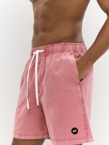 Shorts de bain Pull&Bear en rouge