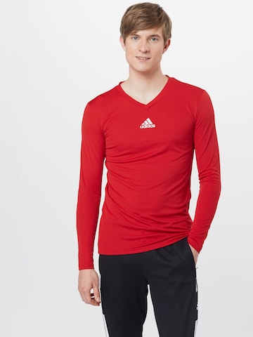 ADIDAS SPORTSWEAR Функционална тениска в червено: отпред