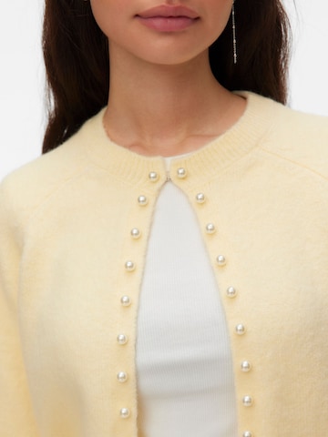 Cardigan 'VMAwmagelene' VERO MODA en jaune