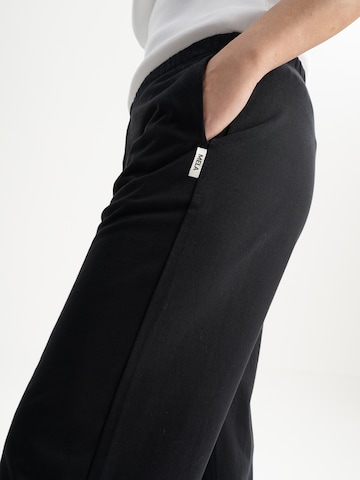 MELA Loosefit Byxa 'Kirani' i svart