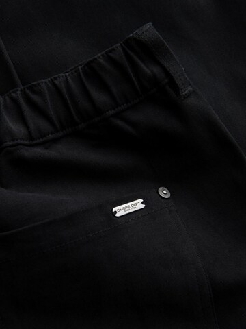 Effilé Pantalon cargo Ombre en noir