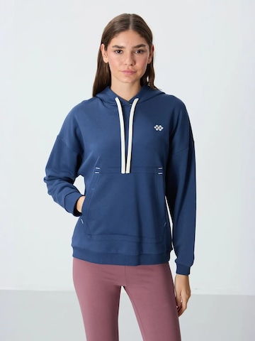 Felpa di Tommy Life in blu: frontale