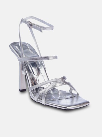 Sandalo con cinturino di Trendyol in argento: frontale