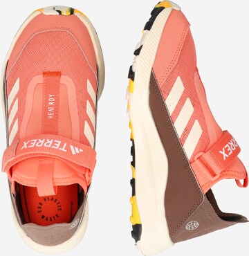 ADIDAS TERREX Ulkoilukengät 'Voyager 21 Travel' värissä oranssi