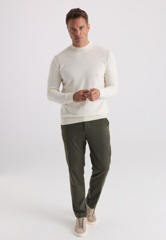 Pullover di Felix Hardy in bianco