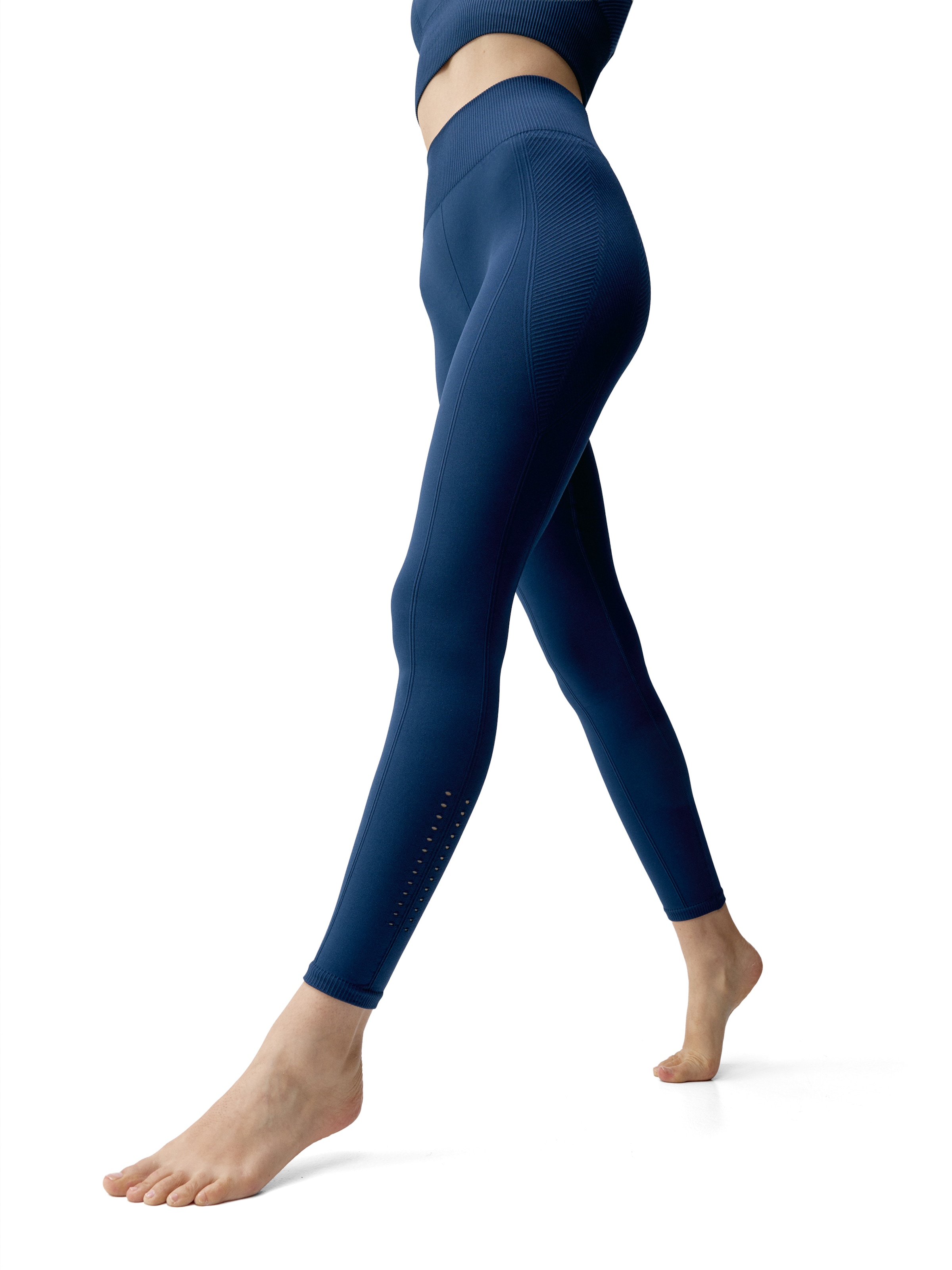 Born Living Yoga Skinny Sports trousers ' India ' in Blue