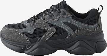 juoda Next Sportbačiai: priekis