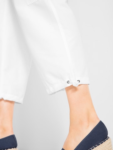 bonprix - regular Pantalón en negro